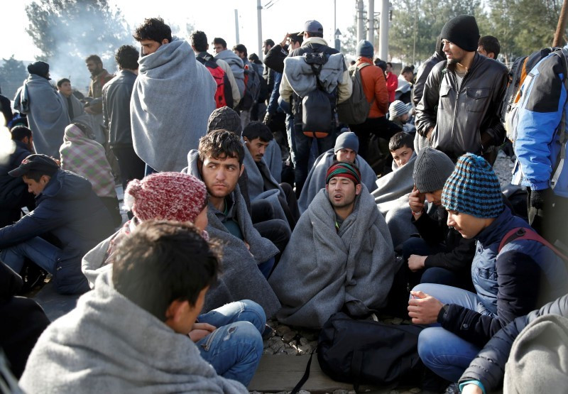¡Se incendia el refugio de migrantes sobrepoblado de Grecia!