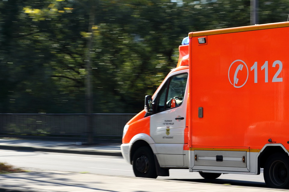 pensionados-mueren-Reino-Unido-ambulancia-esperar-horas