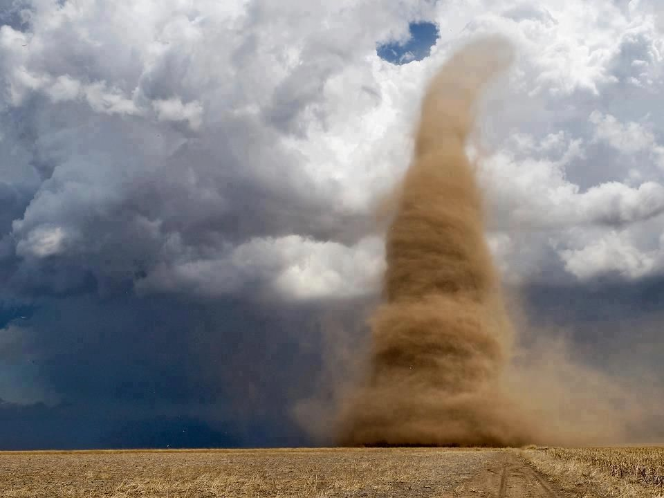 Tormenta de arena pequeña deja a los hawaianos sorprendidos