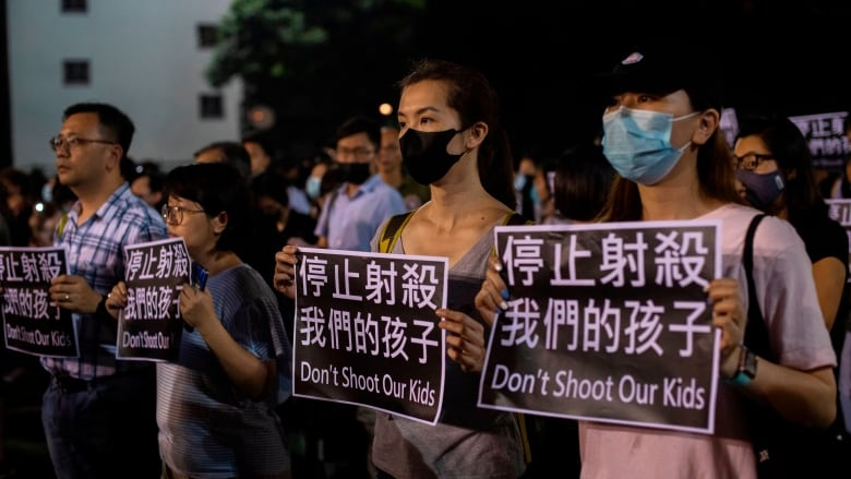 Protestas se avivan en Hong Kong luego de que un estudiante fuera herido por una bala
