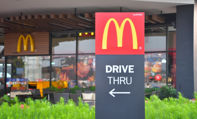 Mujer ordena un “Ayúdenme” a través del auto servicio de McDonalds