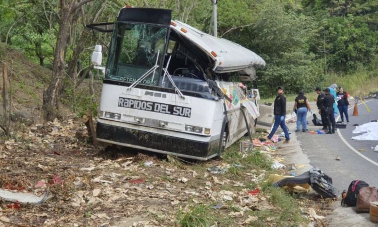 Choque fatal en Guatemala: Mueren 21 personas