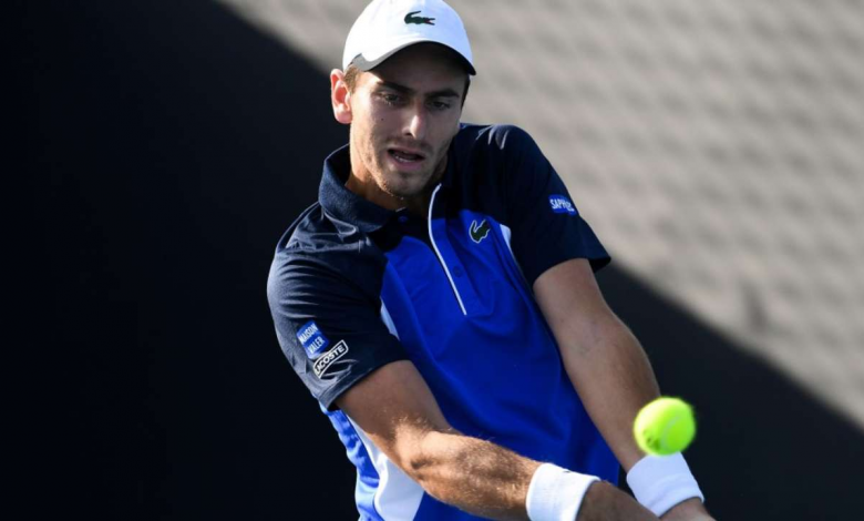 ¿Jugador de Tenis se intenta aprovechar de una recogepelotas?