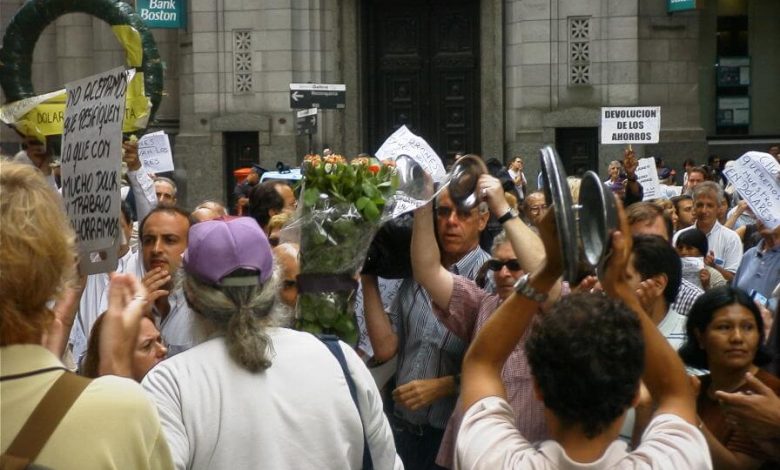¿Cuál es el origen histórico de los cacerolazos?