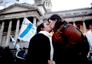 Frente promoverá ley para  habilitar el matrimonio gay