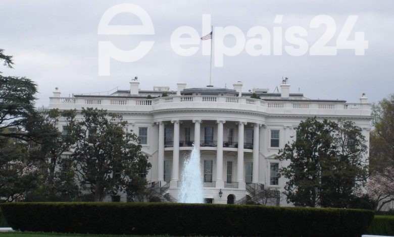 Trump sale del hospital y se quita la mascarilla